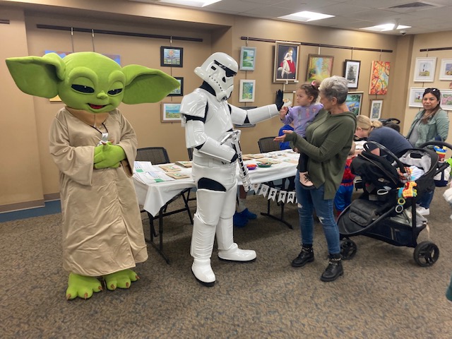 SmithCon image showing people in star wars costumes