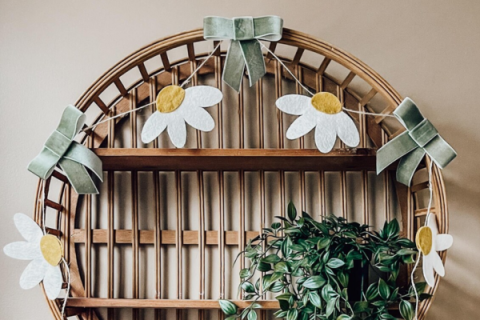 Spring Daisy Garland